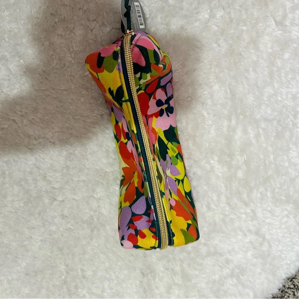 5/$30 🎈 Molly and Rex floral cosmetic bag